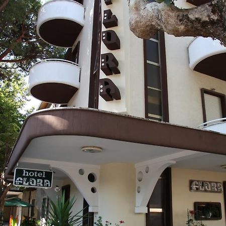 Hotel Flora Белларія-Іджеа-Марина Екстер'єр фото
