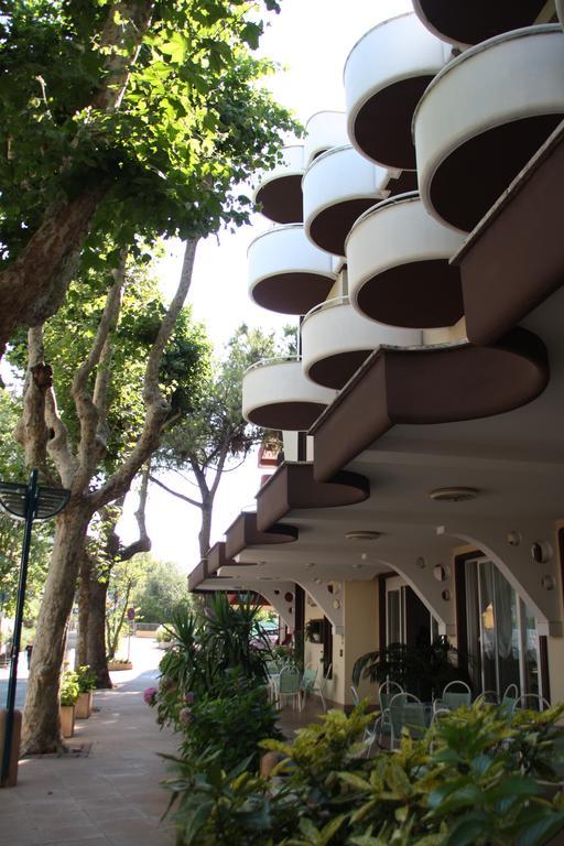 Hotel Flora Белларія-Іджеа-Марина Екстер'єр фото