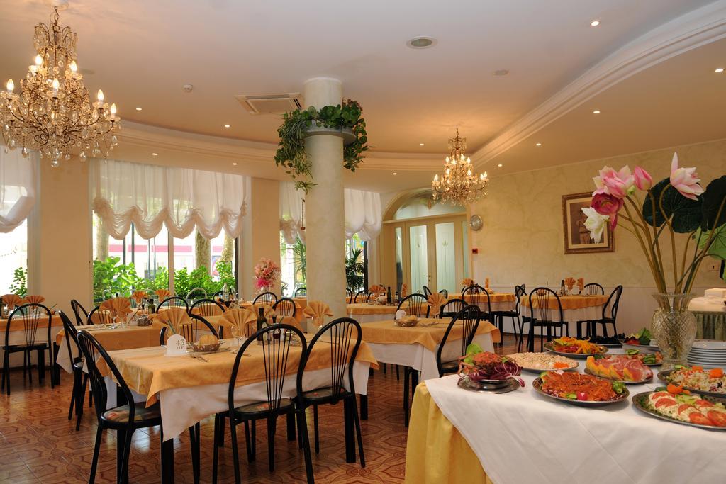 Hotel Flora Белларія-Іджеа-Марина Екстер'єр фото