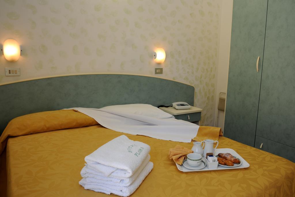 Hotel Flora Белларія-Іджеа-Марина Екстер'єр фото